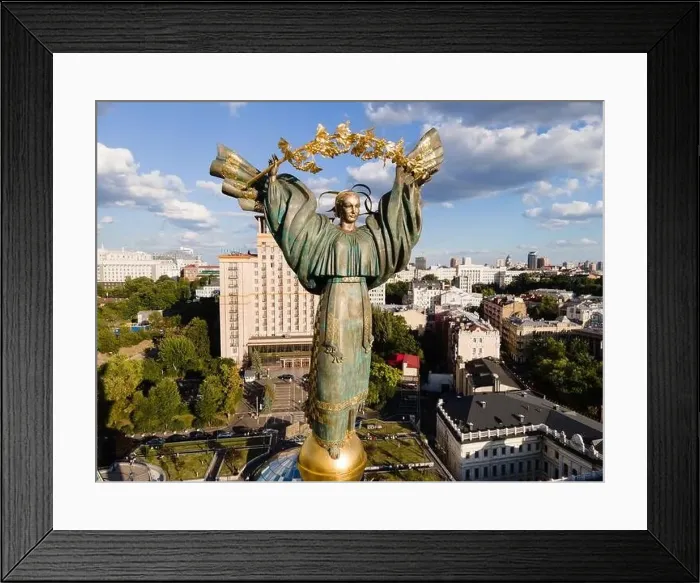 Framed Print : Monument on Independence Square in Kyiv, Ukraine Framed Print : Monument on Independence Square in Kyiv, Ukraine