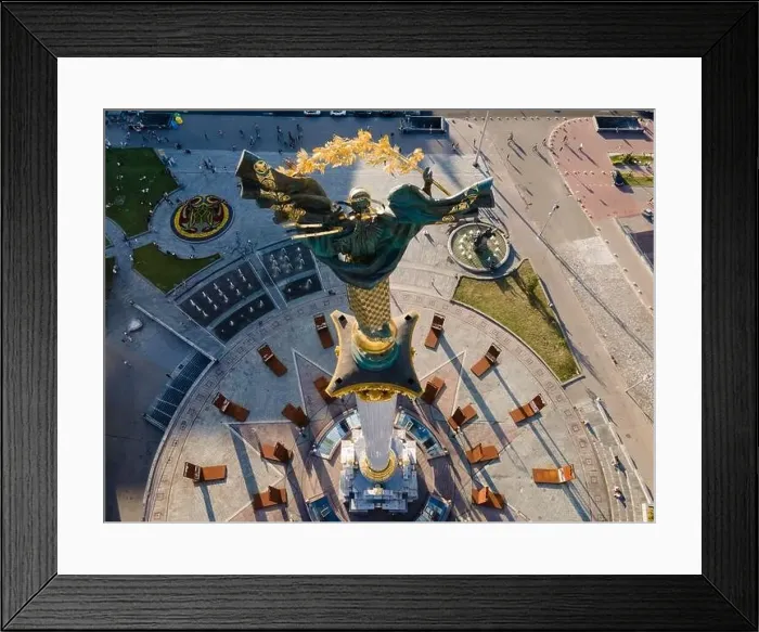 Framed Print : Monument on Independence Square in Kyiv, Ukraine Framed Print : Monument on Independence Square in Kyiv, Ukraine