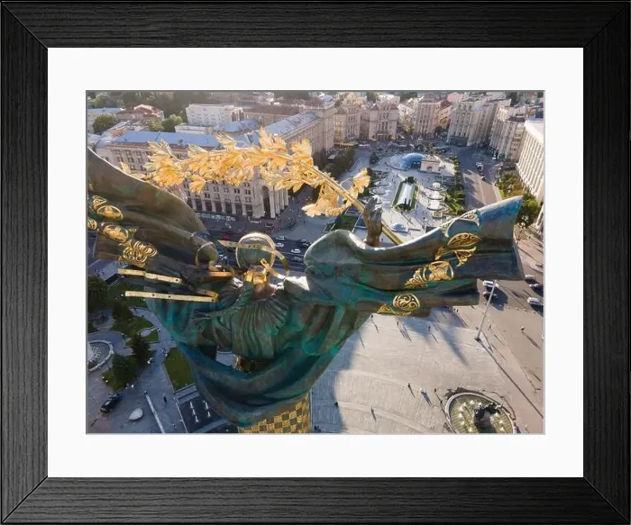 Framed Print : Monument on Independence Square in Kyiv, Ukraine Framed Print : Monument on Independence Square in Kyiv, Ukraine