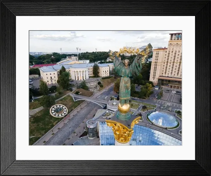 Framed Print : Monument on Independence Square in Kyiv, Ukraine Framed Print : Monument on Independence Square in Kyiv, Ukraine