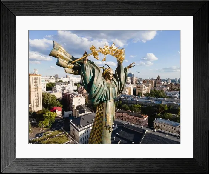 Framed Print : Monument on Independence Square in Kyiv, Ukraine Framed Print : Monument on Independence Square in Kyiv, Ukraine