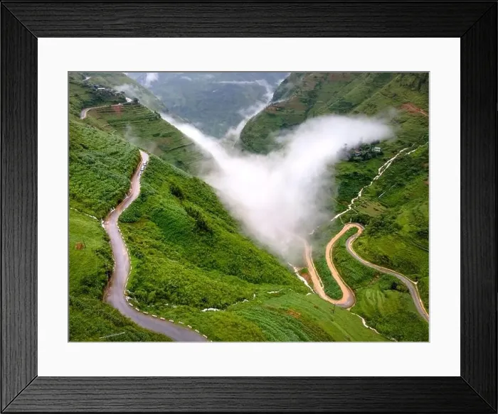Framed Print : Doc Chin Khoanh is a mountain road with many consecutive U-shaped bends Framed Print : Doc Chin Khoanh is a mountain road with many consecutive U-shaped bends