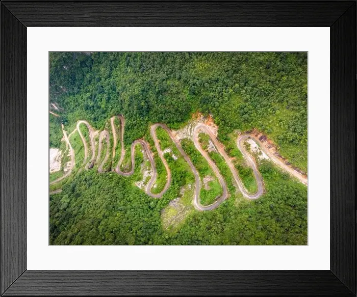 Framed Print : Me Pia pass - 14-storey rugged rock slope located on Highway 4A connecting Xuan Truong commune to the center of Bao Lac Framed Print : Me Pia pass - 14-storey rugged rock slope located on Highway 4A connecting Xuan Truong commune to the center of Bao Lac
