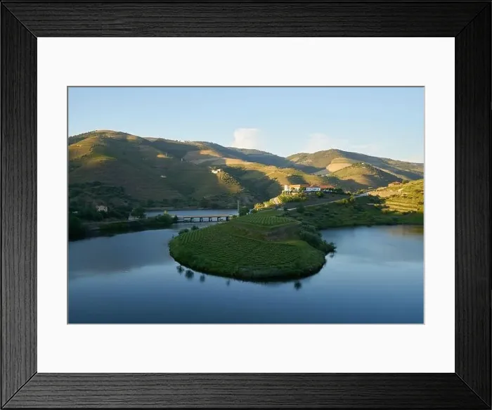Framed Print : Douro wine valley regions shape bend river in Quinta do Tedo at sunset, in Portugal Framed Print : Douro wine valley regions shape bend river in Quinta do Tedo at sunset, in Portugal