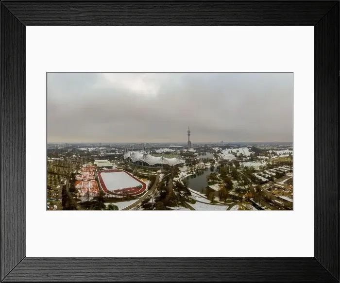 Framed Print : Winter in Munich, snow covered park in the heart of the bavarian metropole Framed Print : Winter in Munich, snow covered park in the heart of the bavarian metropole