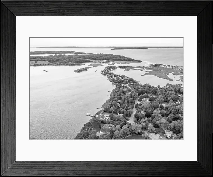 Framed Print : black and white aerial of Towd point road and vicinty, Southampton, NY