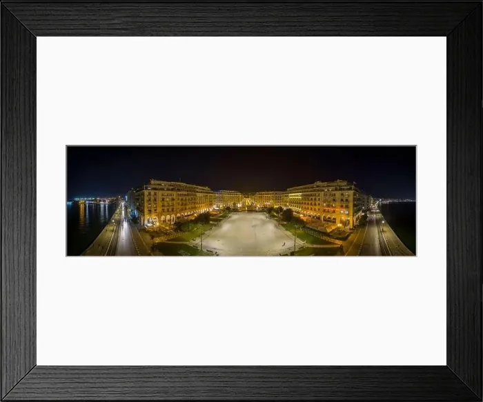 Framed Print : Thessaloniki, Greece - Nov 04, 2020: Corona Virus lockdown Framed Print : Thessaloniki, Greece - Nov 04, 2020: Corona Virus lockdown