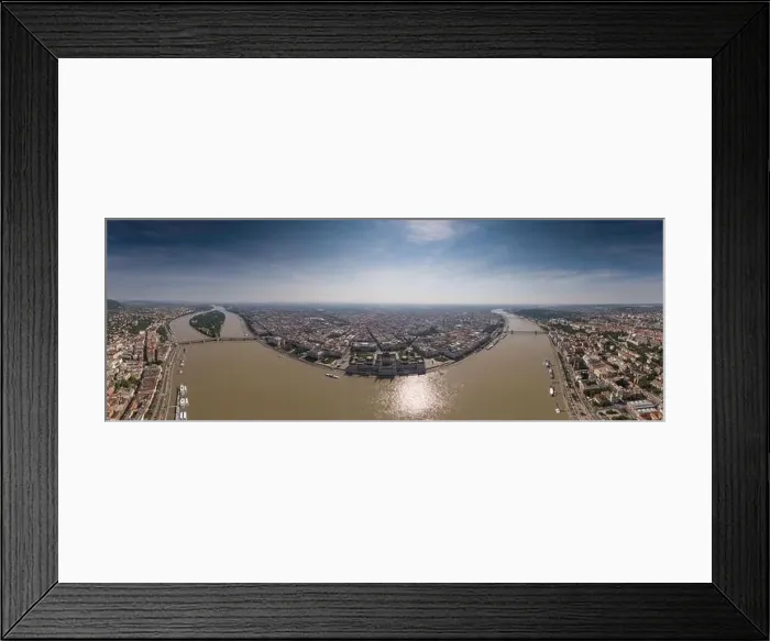 Framed Print : The Hungarian Parliament with the river Danube, Budapest Framed Print : The Hungarian Parliament with the river Danube, Budapest