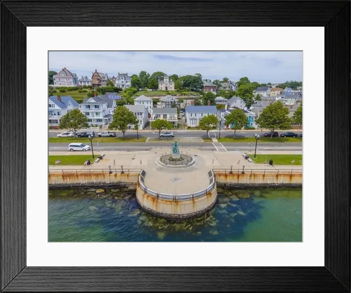 Framed Print : Gloucester Fisherman's Memorial (a)