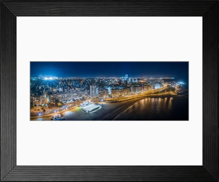 Framed Print : Montevideo, Pocitos night, seafront Framed Print : Montevideo, Pocitos night, seafront
