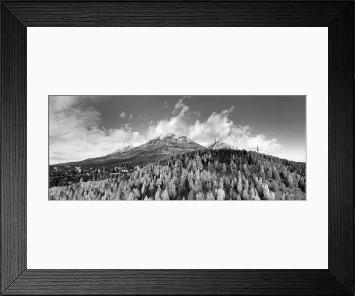Framed Print : Autumn sunrise in Horny Smokoves and view on Slavkovsky peak in High Tatras national park, Slovakia Framed Print : Autumn sunrise in Horny Smokoves and view on Slavkovsky peak in High Tatras national park, Slovakia