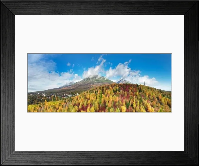 Framed Print : Autumn sunrise in Horny Smokoves and view on Slavkovsky peak in High Tatras national park, Slovakia Framed Print : Autumn sunrise in Horny Smokoves and view on Slavkovsky peak in High Tatras national park, Slovakia