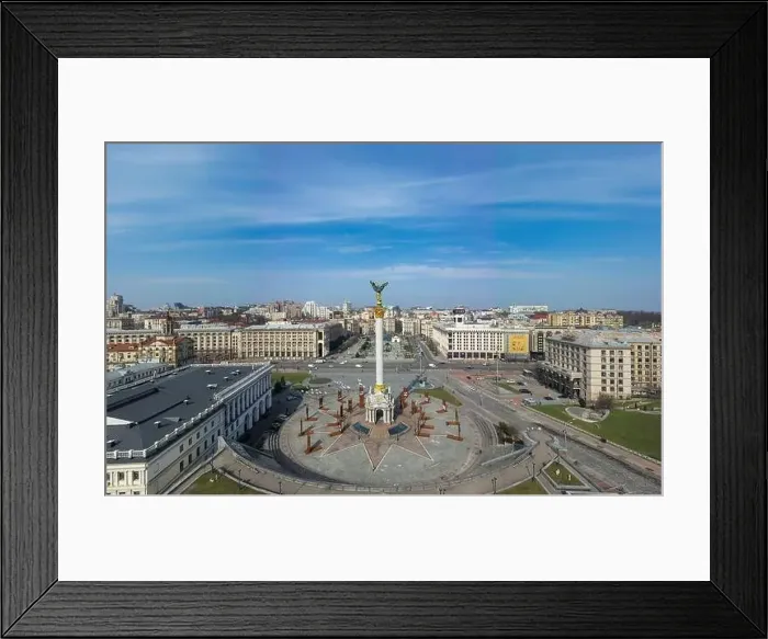 Framed Print : Kyiv, Ukraine - April 1, 2021: Independence Monument in Kyiv. View from drone Framed Print : Kyiv, Ukraine - April 1, 2021: Independence Monument in Kyiv. View from drone