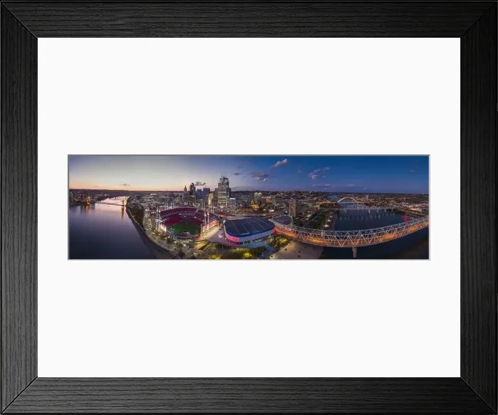 Framed Print : Roebling Suspension Bridge Connecting Cincinnati, Ohio to Covington in Northern Kentucky Framed Print : Roebling Suspension Bridge Connecting Cincinnati, Ohio to Covington in Northern Kentucky