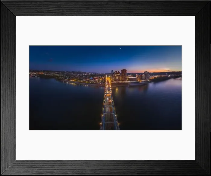 Framed Print : Roebling Suspension Bridge Connecting Cincinnati, Ohio to Covington in Northern Kentucky Framed Print : Roebling Suspension Bridge Connecting Cincinnati, Ohio to Covington in Northern Kentucky