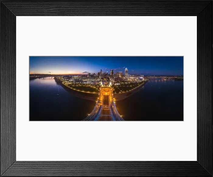 Framed Print : Roebling Suspension Bridge Connecting Cincinnati, Ohio to Covington in Northern Kentucky Framed Print : Roebling Suspension Bridge Connecting Cincinnati, Ohio to Covington in Northern Kentucky