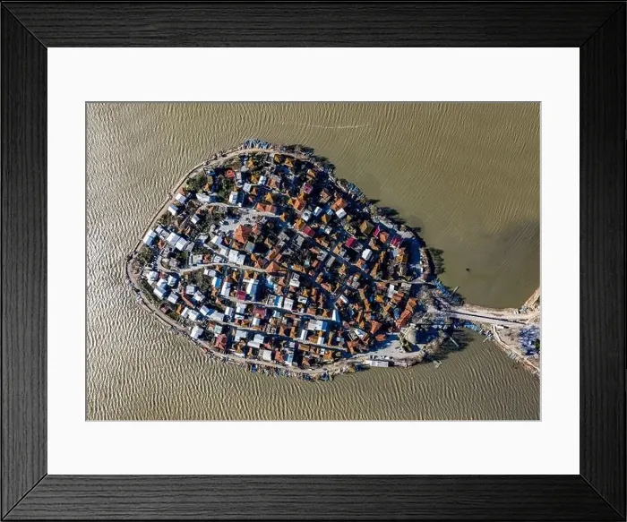 Framed Print : High resolution magnificent view of an island located in Bursa, taken from a height with a drone Framed Print : High resolution magnificent view of an island located in Bursa, taken from a height with a drone