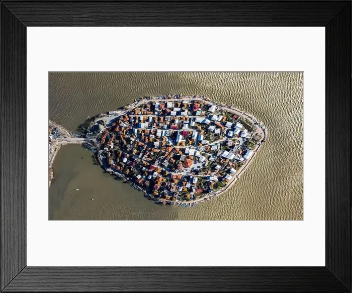 Framed Print : High resolution magnificent view of an island located in Bursa, taken from a height with a drone Framed Print : High resolution magnificent view of an island located in Bursa, taken from a height with a drone