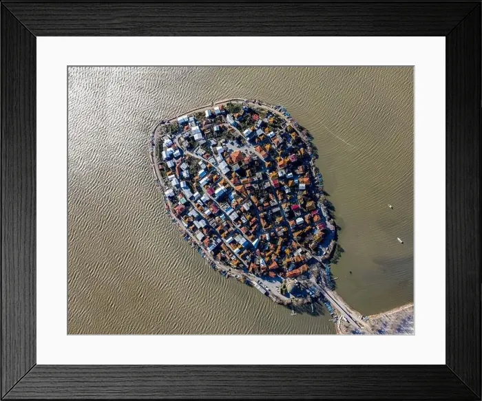 Framed Print : High resolution magnificent view of an island located in Bursa, taken from a height with a drone Framed Print : High resolution magnificent view of an island located in Bursa, taken from a height with a drone