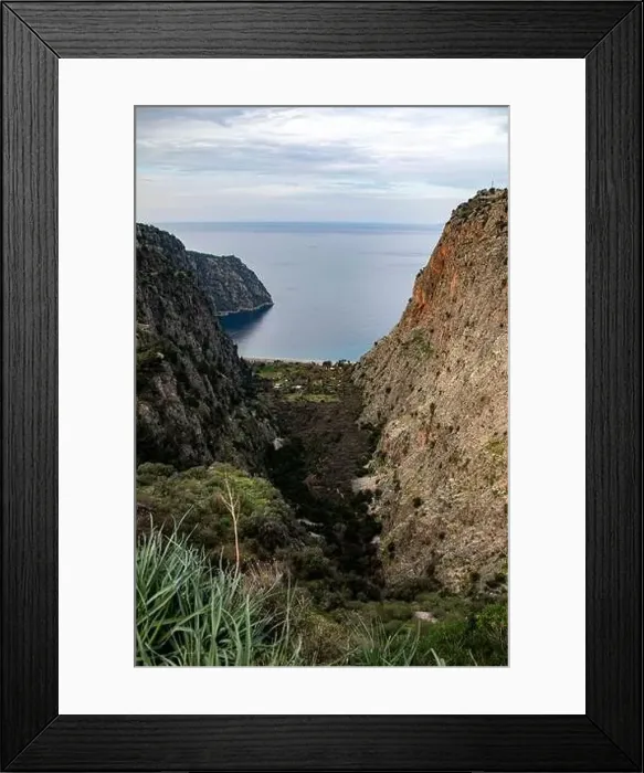 Framed Print : The fascinating photo of the valley of the butterflies Framed Print : The fascinating photo of the valley of the butterflies