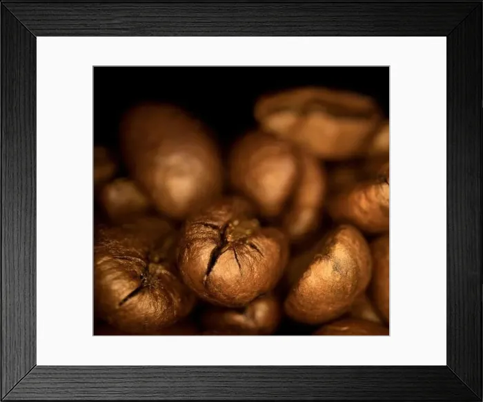 Framed Print : Roasted Coffee Beans - sliding macro shot Framed Print : Roasted Coffee Beans - sliding macro shot