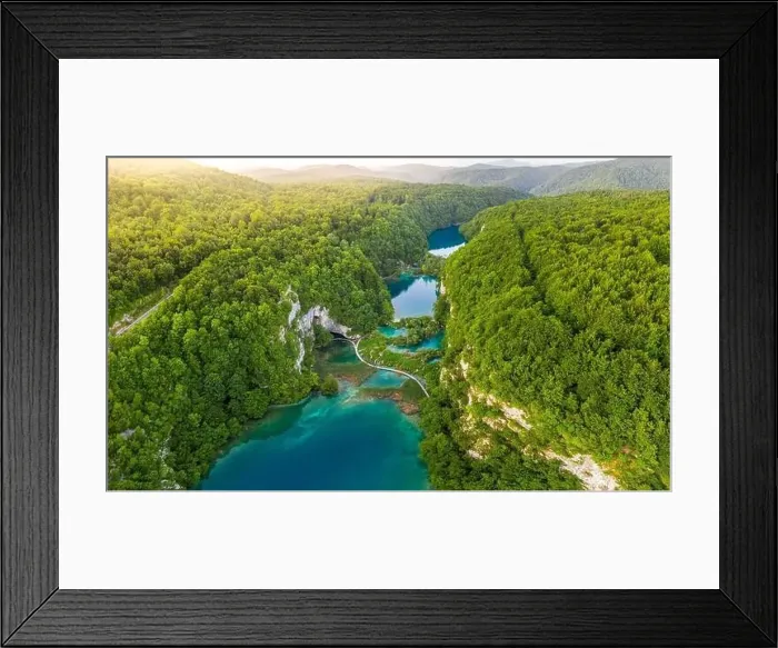 Framed Print : Plitvice, Croatia - Aerial panoramic view of the beautiful Plitvice Lakes (Plitvička jezera) Framed Print : Plitvice, Croatia - Aerial panoramic view of the beautiful Plitvice Lakes (Plitvička jezera)