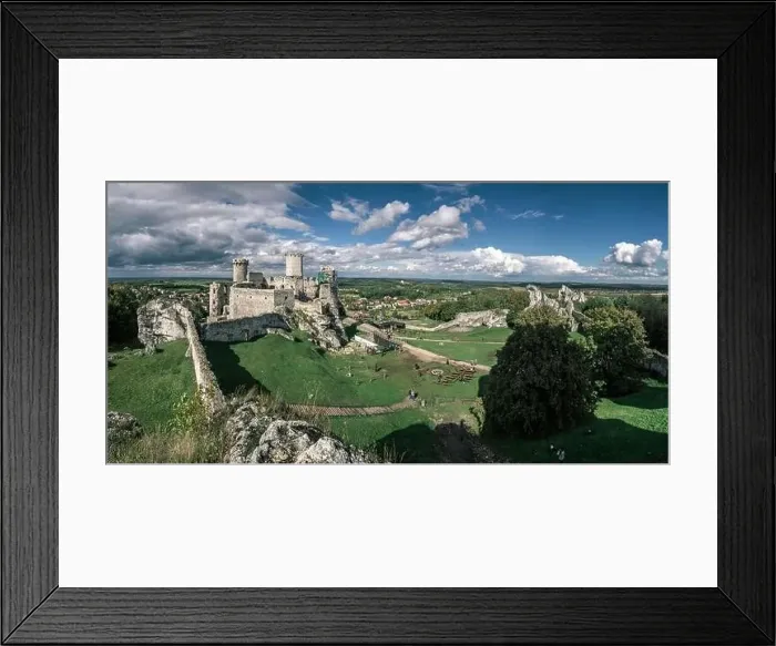 Framed Print : Ogrodzieniec castle in Poland panorama Framed Print : Ogrodzieniec castle in Poland panorama