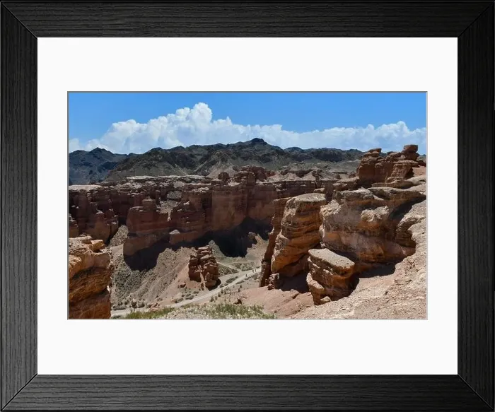 Framed Print : Tourists take pictures at the bottom of the canyon, panoramic view Framed Print : Tourists take pictures at the bottom of the canyon, panoramic view
