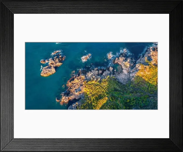 Framed Print : Straight-down view from flying drone of popular tourust destination - Pool Of Venus Framed Print : Straight-down view from flying drone of popular tourust destination - Pool Of Venus
