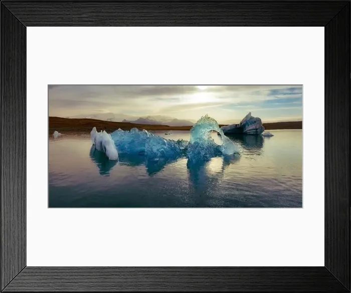 Framed Print : Panoramic evening view of icebergs in Jokulsarlon Glacier Lagoon Framed Print : Panoramic evening view of icebergs in Jokulsarlon Glacier Lagoon