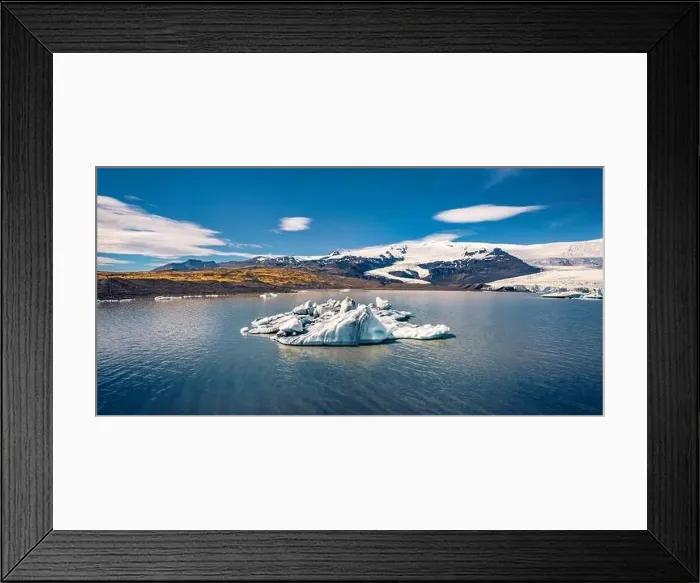 Framed Print : Floating icebergs in Jokulsarlon Glacier Lagoon in the morning mist Framed Print : Floating icebergs in Jokulsarlon Glacier Lagoon in the morning mist