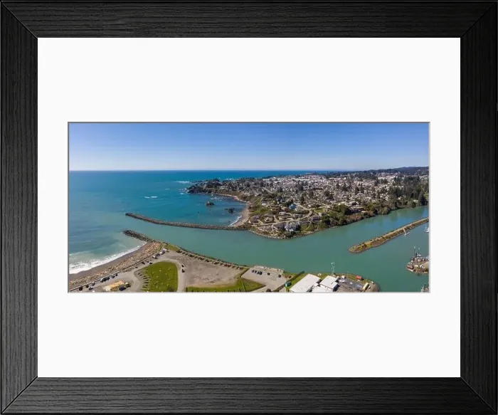 Framed Print : Brookings Oregon coastline with blue green ocean water Framed Print : Brookings Oregon coastline with blue green ocean water
