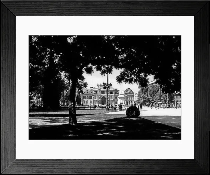 Framed Print : ARG 261B Buenos Aires Argentina 1973 The Casa Rosada plaza in the town centre Framed Print : ARG 261B Buenos Aires Argentina 1973 The Casa Rosada plaza in the town centre