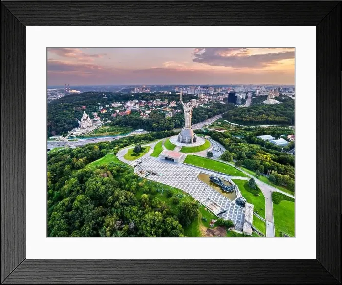 Framed Print : The Motherland Monument in Kiev, Ukraine Framed Print : The Motherland Monument in Kiev, Ukraine