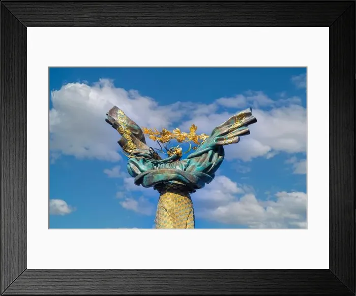 Framed Print : Kyiv, Ukraine - October 6, 2021: Independence Monument in Kyiv. View from drone Framed Print : Kyiv, Ukraine - October 6, 2021: Independence Monument in Kyiv. View from drone
