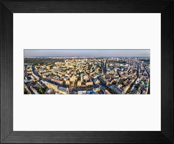 Framed Print : Khreshchatyk, main street of Kiev, Ukraine Framed Print : Khreshchatyk, main street of Kiev, Ukraine