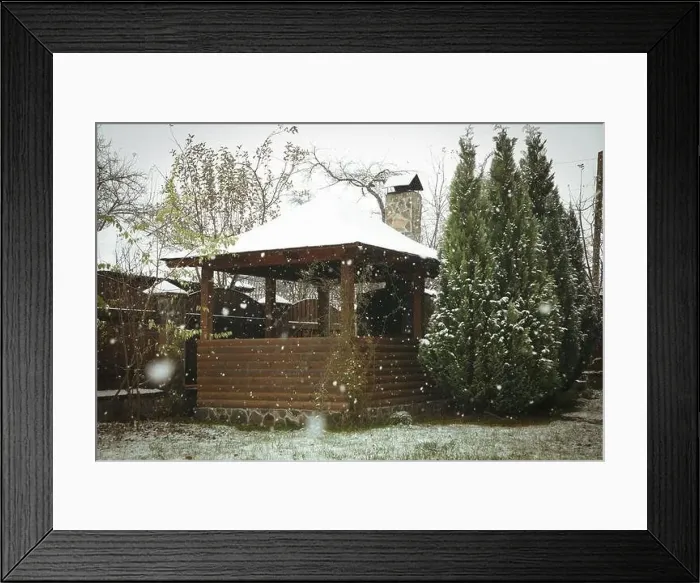 Framed Print : Wooden alcove for rest outdoor in snowy day Framed Print : Wooden alcove for rest outdoor in snowy day
