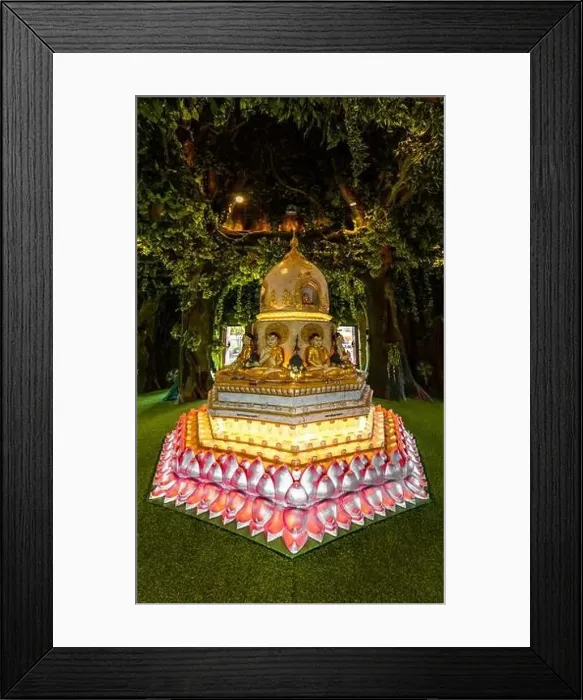 Framed Print : Wat Huai Kaeo or Wat Huay Kaew pagoda temple in Lopburi, Thailand Framed Print : Wat Huai Kaeo or Wat Huay Kaew pagoda temple in Lopburi, Thailand