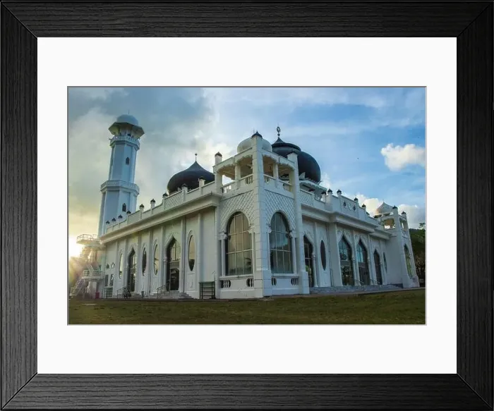 Framed Print : Photo of the Rahmatullah Lampuuk Mosque, a mosque left by the Tsunami in Aceh, Indonesia Framed Print : Photo of the Rahmatullah Lampuuk Mosque, a mosque left by the Tsunami in Aceh, Indonesia