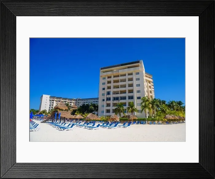 Framed Print : Hotel on the sandy beach on a sunny day in Cancun, Yukatan, Mexico Framed Print : Hotel on the sandy beach on a sunny day in Cancun, Yukatan, Mexico