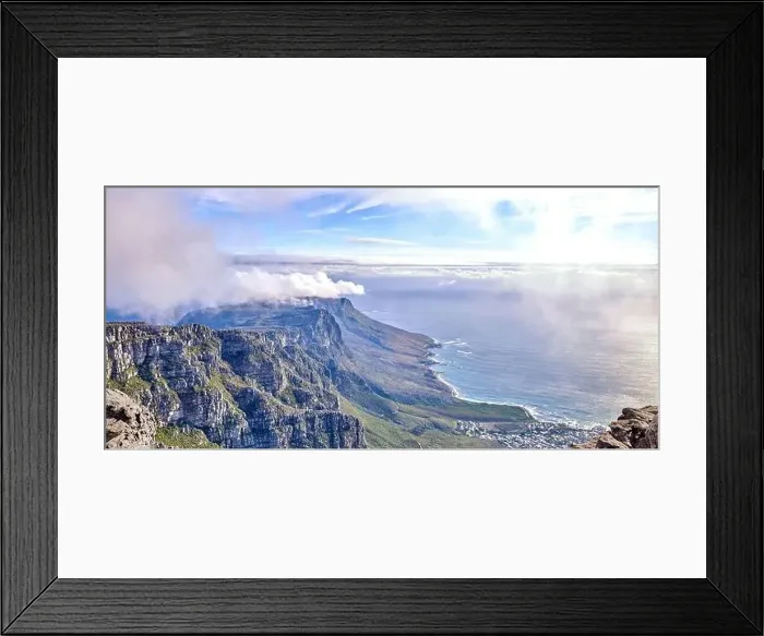 Framed Print : Beautiful scenic landscape of Table Mountain in Cape Town