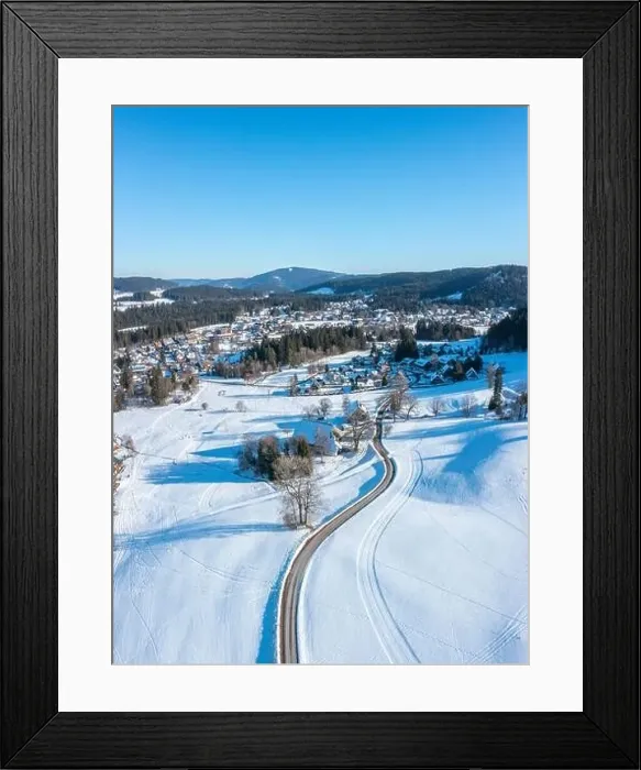 Framed Print : Snow-covered landscape at Christmas time in Hinterzarten in the Upper Black Forest, Germany Framed Print : Snow-covered landscape at Christmas time in Hinterzarten in the Upper Black Forest, Germany