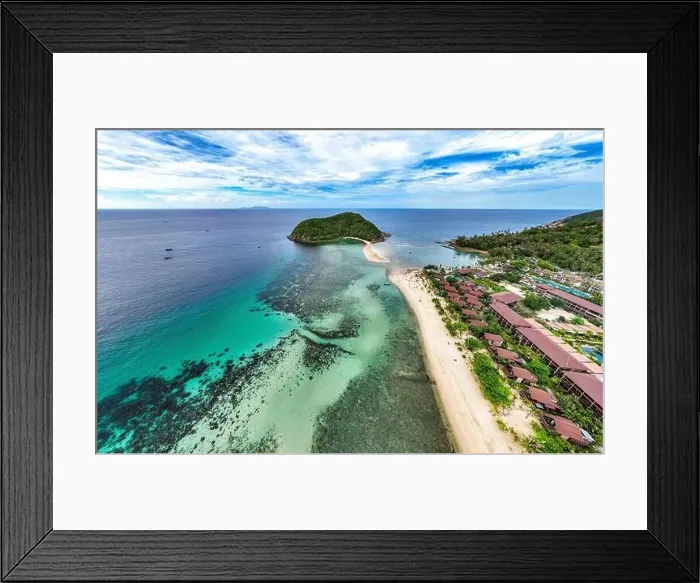 Framed Print : Aerial view of Mae Haad beach in koh Phangan, Surat Thani, Thailand Framed Print : Aerial view of Mae Haad beach in koh Phangan, Surat Thani, Thailand