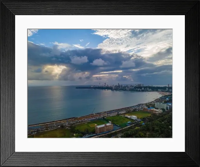 Framed Print : Evening sunset at Marine Drive, Chowpatty - Mumbai Framed Print : Evening sunset at Marine Drive, Chowpatty - Mumbai