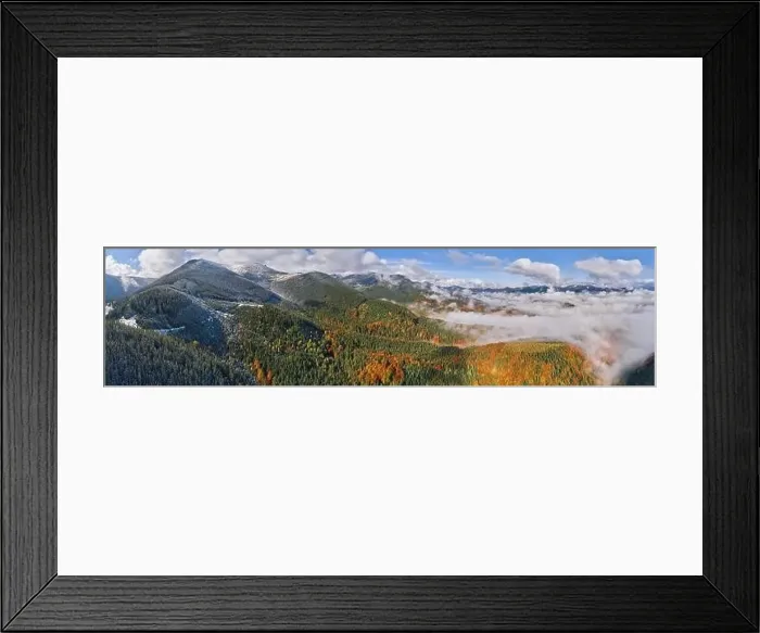 Framed Print : Fog spreads over the mountains at dawn Framed Print : Fog spreads over the mountains at dawn