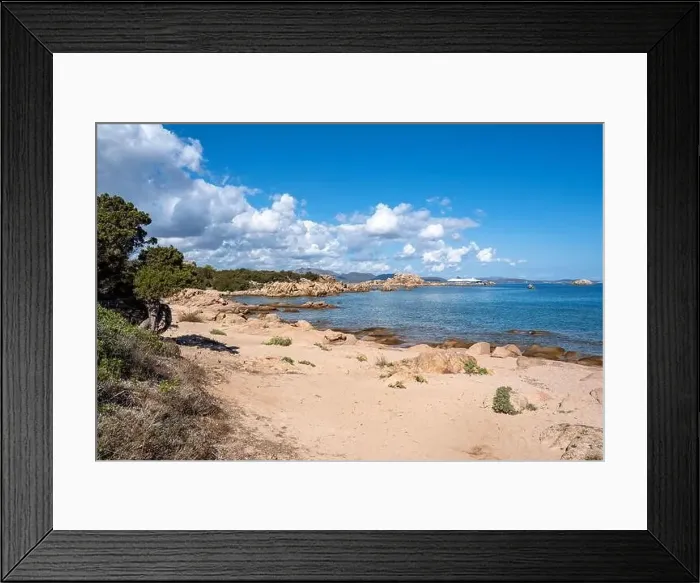 Framed Print : Sardinien Landschaft und Meer Framed Print : Sardinien Landschaft und Meer