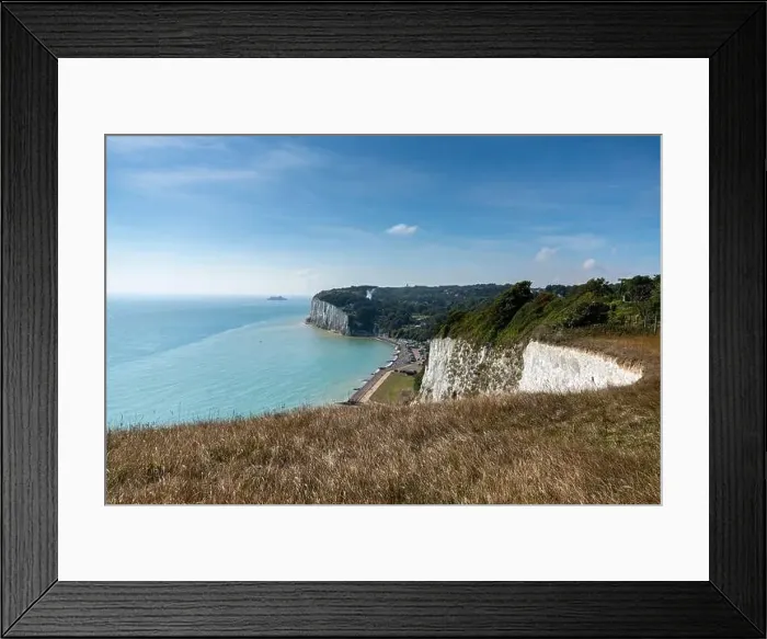 Framed Print : A landscape view of the White Cliffs of Dover and the South Foreland on the English Channel Framed Print : A landscape view of the White Cliffs of Dover and the South Foreland on the English Channel