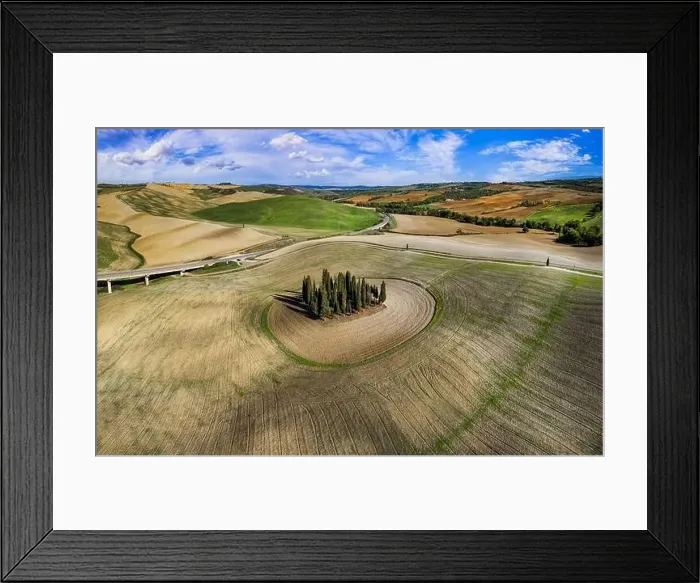 Framed Print : Italy landscape. Amazing Tuscany scenery Framed Print : Italy landscape. Amazing Tuscany scenery
