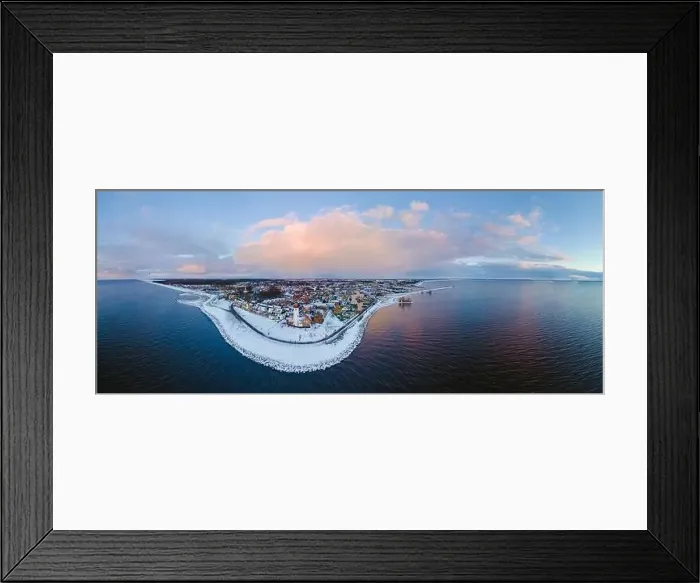 Framed Print : Lighthouse of Urk during winter with snow landscape in the Netherlands at sunset Framed Print : Lighthouse of Urk during winter with snow landscape in the Netherlands at sunset