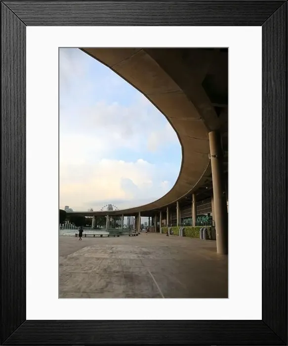 Framed Print : Beautiful curve of Marina Barrage structure, Singapore Framed Print : Beautiful curve of Marina Barrage structure, Singapore
